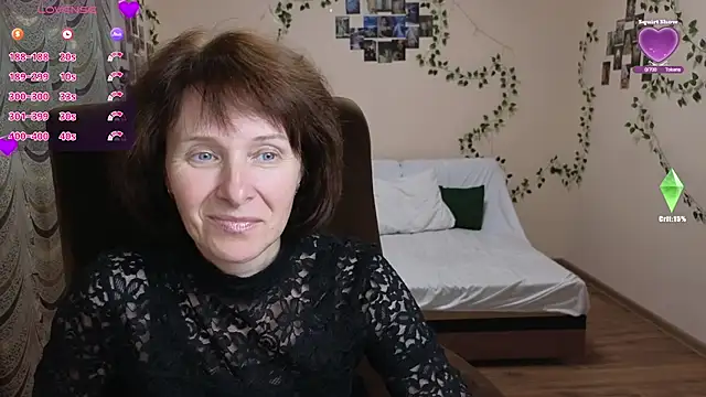 Snapshot of Lia_Tito chatting on October 2, 3:28 pm Lia Tito online show from October 2, 3:28 pm