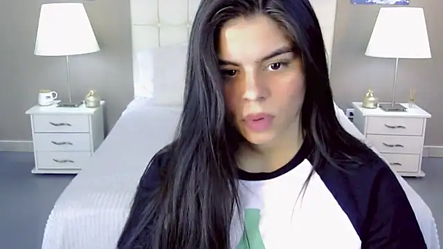 Snapshot of maddissonivanova chatting on October 1, 7:41 pm maddissonivanova online show from October 1, 7:41 pm