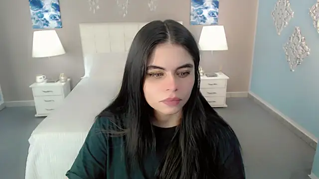 Snapshot of maddissonivanova chatting on October 14, 7:27 pm maddissonivanova online show from October 14, 7:27 pm