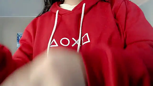 Snapshot of maddissonivanova chatting on November 2, 3:43 am maddissonivanova online show from November 2, 3:43 am