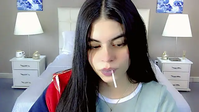 Snapshot of maddissonivanova chatting on September 19, 10:09 pm maddissonivanova online show from September 19, 10:09 pm