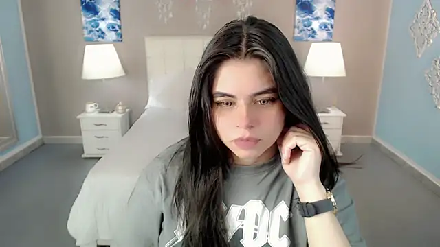 Snapshot of maddissonivanova chatting on October 8, 8:02 pm maddissonivanova online show from October 8, 8:02 pm