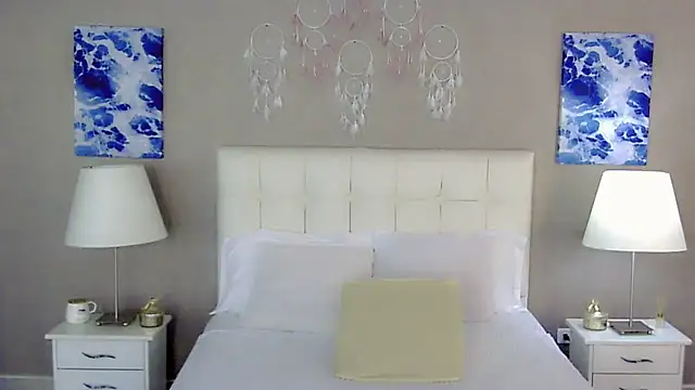 Snapshot of maddissonivanova chatting on October 4, 7:18 pm maddissonivanova online show from October 4, 7:18 pm