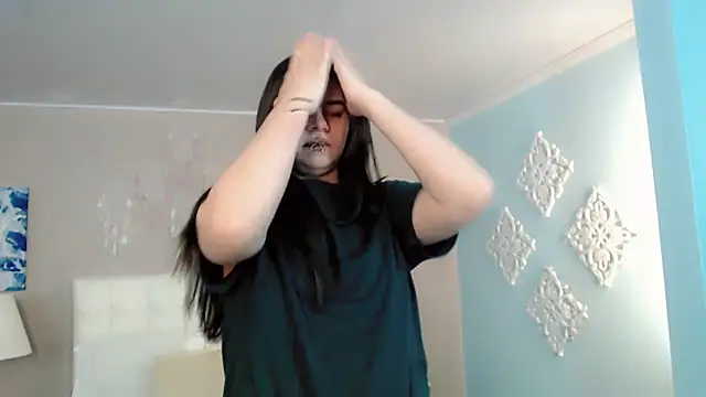 Snapshot of maddissonivanova chatting on October 22, 7:08 pm maddissonivanova online show from October 22, 7:08 pm