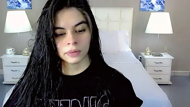 Snapshot of maddissonivanova chatting on September 23, 7:12 pm maddissonivanova online show from September 23, 7:12 pm