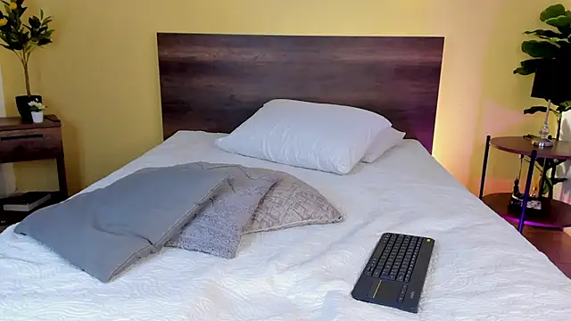 CamilleGrace online show from October 5, 12:32 pm