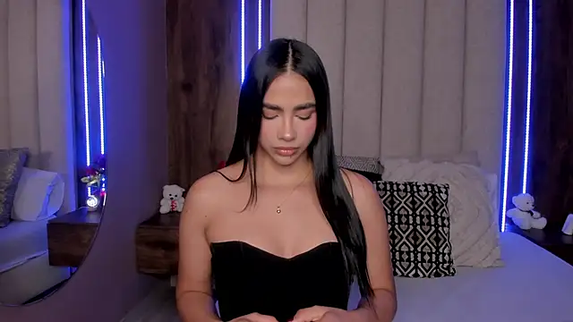 LucySalvatore  online show from April 8, 12:46 am