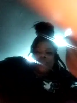 reedroneisha11 online show from October 18, 5:21 am