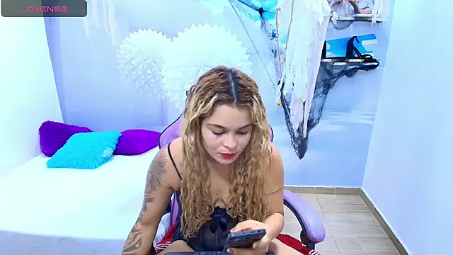 ESMERALDA-BLUE online show from October 16, 9:17 pm