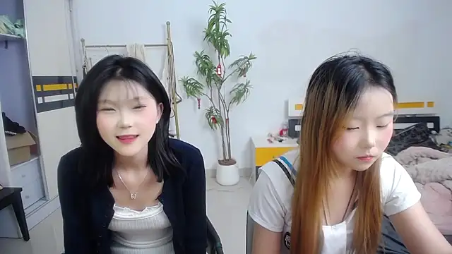 Snapshot of Babygirls523 chatting on September 25, 11:09 am Babygirls523 online show from September 25, 11:09 am