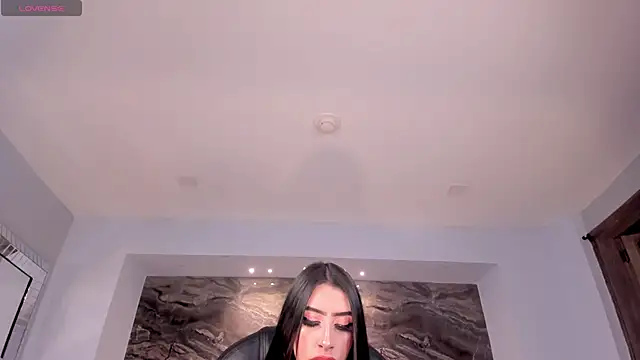 LeahLombardi  online show from March 25, 3:34 am