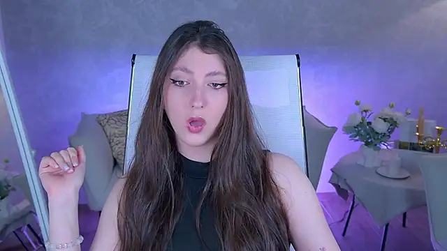 Mary Miiller online show from May 13, 12:33 pm