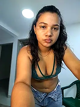 Snapshot of Eimy-04 chatting on September 17, 9:24 pm Eimy-04 online show from September 17, 9:24 pm