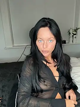 juicylucie online show from September 8, 9:03 pm