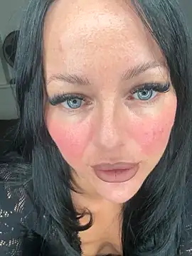 juicylucie online show from October 14, 9:06 pm