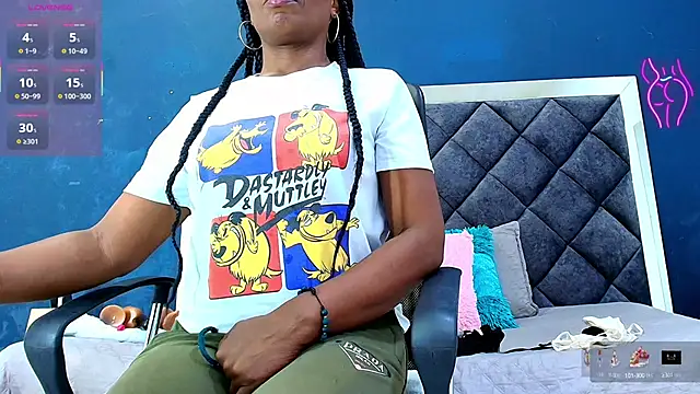 Snapshot of ebony__jheim chatting on October 13, 3:04 pm ebony jheim online show from October 13, 3:04 pm