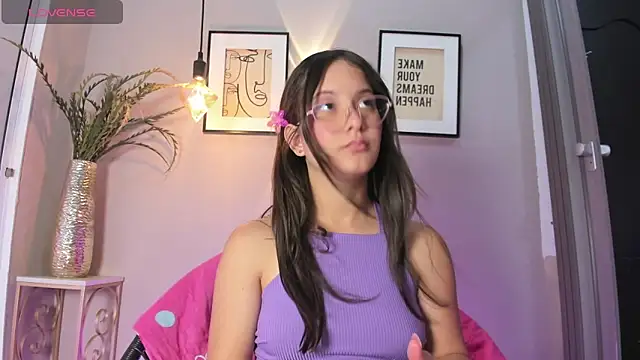 Snapshot of dulce_fiore07 chatting on September 25, 12:59 pm dulce fiore07 online show from September 25, 12:59 pm