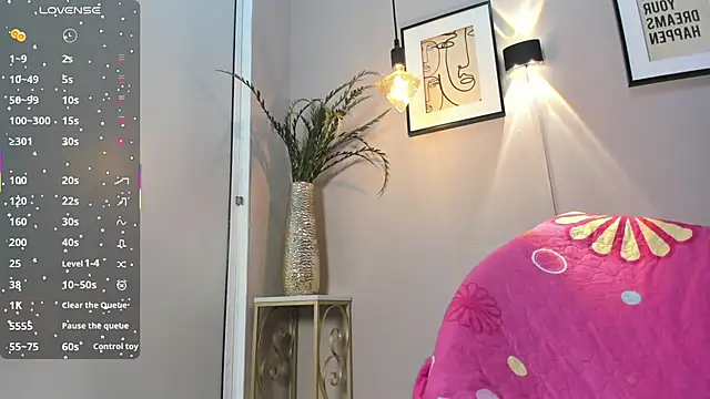 Snapshot of dulce_fiore07 chatting on October 15, 12:52 pm dulce fiore07 online show from October 15, 12:52 pm