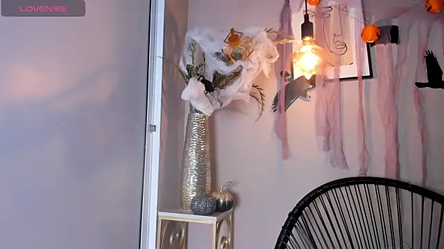 Snapshot of dulce_fiore07 chatting on October 31, 12:42 pm dulce fiore07 online show from October 31, 12:42 pm