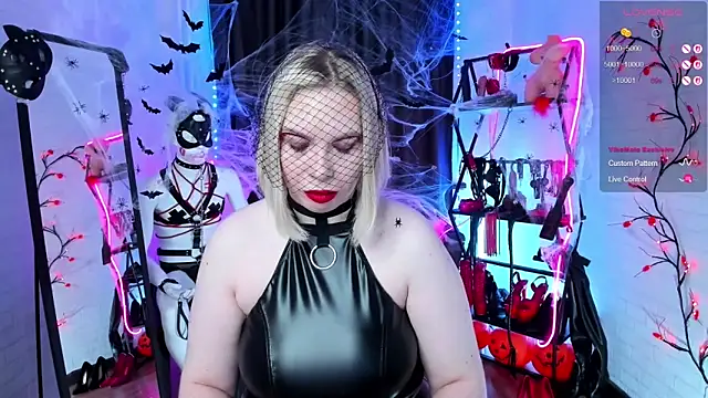 Snapshot of Anna_Maxwell chatting on October 31, 2:13 am Anna Maxwell online show from October 31, 2:13 am