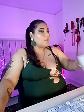 Snapshot of AndreaKinky chatting on September 19, 8:35 am AndreaKinky online show from September 19, 8:35 am