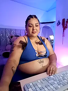 Snapshot of AndreaKinky chatting on October 26, 8:43 am AndreaKinky online show from October 26, 8:43 am