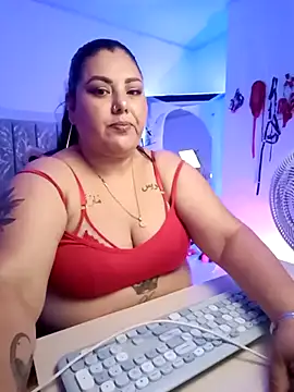 Snapshot of AndreaKinky chatting on October 24, 8:32 am AndreaKinky online show from October 24, 8:32 am