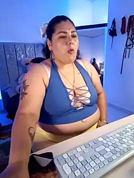 Snapshot of AndreaKinky chatting on October 21, 8:29 am AndreaKinky online show from October 21, 8:29 am