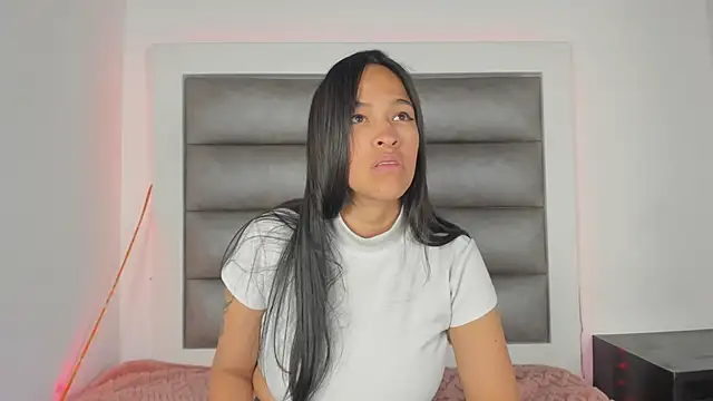 Snapshot of Andrea_brunnette chatting on October 7, 1:37 pm Andrea brunnette online show from October 7, 1:37 pm