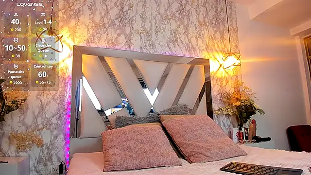 Snapshot of Aisha_poweer chatting on October 10, 4:17 am Aisha poweer online show from October 10, 4:17 am