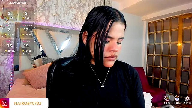 Snapshot of Aisha_poweer chatting on October 21, 3:10 am Aisha poweer online show from October 21, 3:10 am