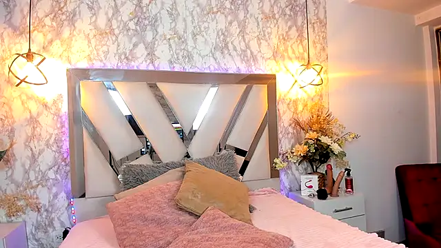 Snapshot of Aisha_poweer chatting on September 22, 4:00 am Aisha poweer online show from September 22, 4:00 am