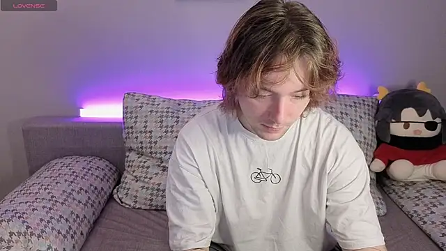 Snapshot of ellen_and_danny chatting on October 19, 5:04 pm ellen and danny online show from October 19, 5:04 pm