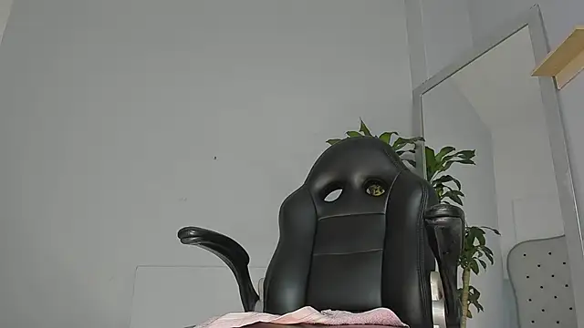 Snapshot of Alix_18_ chatting on September 19, 2:49 pm Alix 18  online show from September 19, 2:49 pm