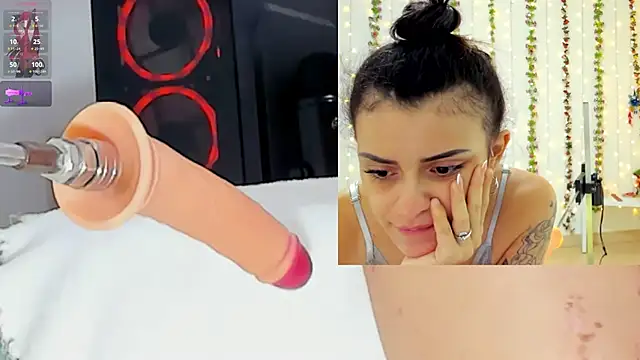 Snapshot of Kitty__Rose__ chatting on October 23, 10:21 am Kitty Rose online show from October 23, 10:21 am