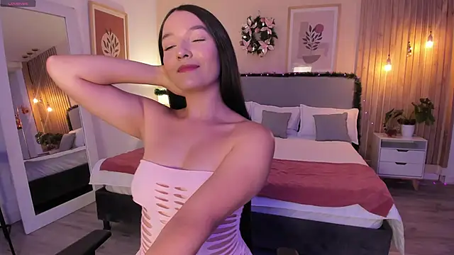 AuroraEvanss online show from December 16, 9:20 pm