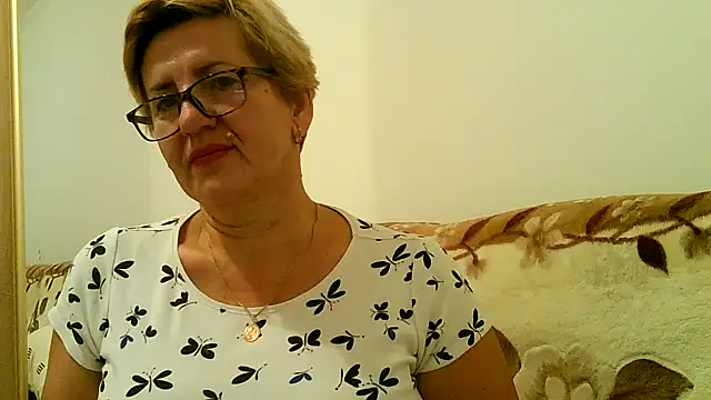 Snapshot of Dana4921 chatting on October 17, 5:05 pm Dana4921 online show from October 17, 5:05 pm