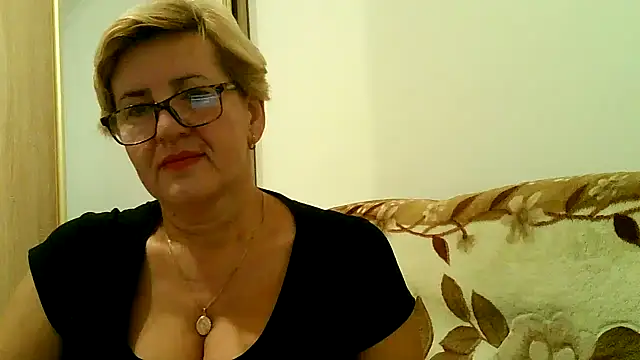 Snapshot of Dana4921 chatting on October 18, 5:15 pm Dana4921 online show from October 18, 5:15 pm