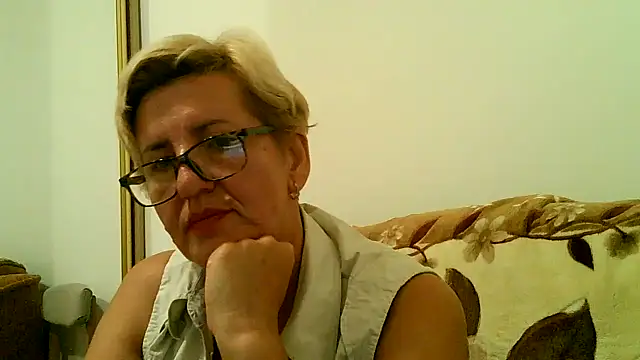 Snapshot of Dana4921 chatting on September 21, 6:17 pm Dana4921 online show from September 21, 6:17 pm