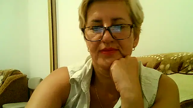 Snapshot of Dana4921 chatting on September 19, 5:56 pm Dana4921 online show from September 19, 5:56 pm