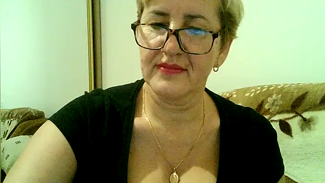 Snapshot of Dana4921 chatting on October 31, 8:02 pm Dana4921 online show from October 31, 8:02 pm