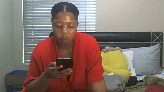 Snapshot of SweetBerryBliss chatting on September 18, 2:04 pm SweetBerryBliss online show from September 18, 2:04 pm