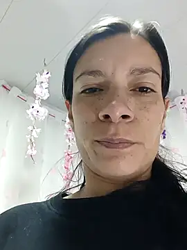 Snapshot of kim_lebanon chatting on November 2, 3:54 am kim lebanon online show from November 2, 3:54 am