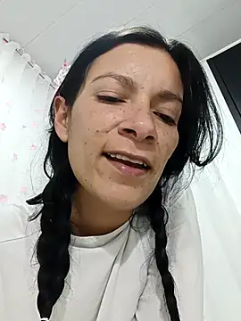 Snapshot of kim_lebanon chatting on September 28, 6:31 am kim lebanon online show from September 28, 6:31 am