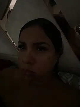 MarianaaSantos online show from April 1, 5:30 am