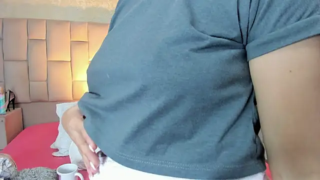 cloesummerr  online show from January 16, 2:35 pm