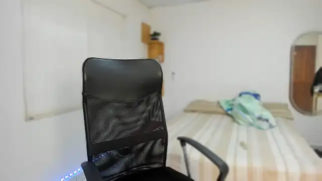 Snapshot of AbonySex69 chatting on October 6, 8:02 pm AbonySex69 online show from October 6, 8:02 pm