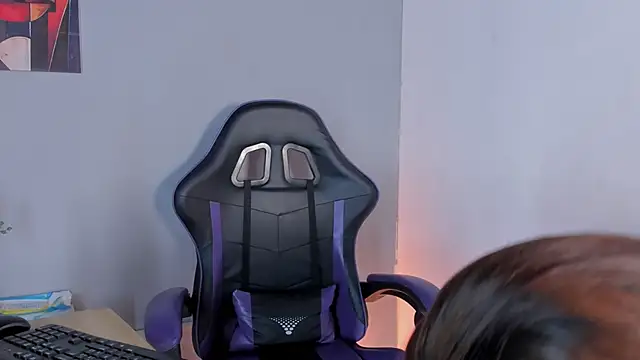 Zafiro  Brown online show from April 7, 9:17 pm