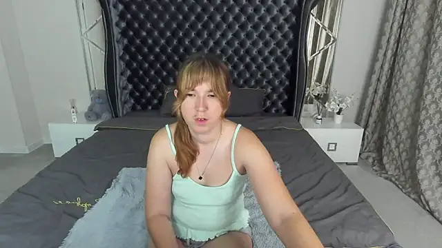 Snapshot of Sofii_darling chatting on October 21, 4:33 pm Sofii darling online show from October 21, 4:33 pm