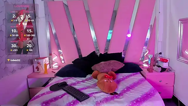 Viiolettlopez online show from October 11, 2:31 pm